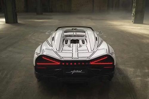 Bugatti và KPM cũng đánh dấu sự hợp tác giữa 2 hãng bằng bộ sưu tập sứ Blanc Éternel phiên bản giới hạn, bao gồm cốc To-Drive và cốc Aviator của KPM với hai kích cỡ, được sản xuất giới hạn chỉ 1.000 chiếc thủ công.