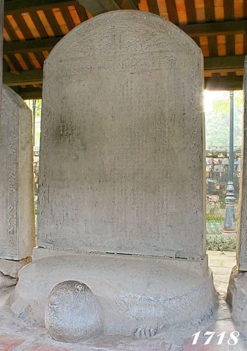 Văn bia đề danh Tiến sĩ khoa thi năm 1718.