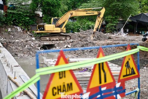 Nhiều năm qua, khu vực dự án trở thành "điểm nghẽn" hạ tầng khi công trình dang dở, ảnh hưởng đến giao thông, môi trường và đời sống người dân.