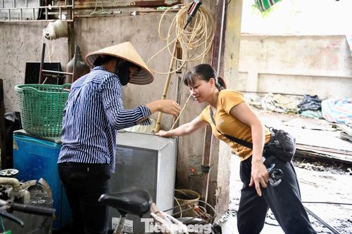 Chị Nhung, thuê nhà kinh doanh tại khu vực dự án gần 10 năm qua cho biết, gia đình đồng thuận với chủ trương của Nhà nước và đang khẩn trương thu dọn đồ đạc để chuyển đến nơi ở mới.