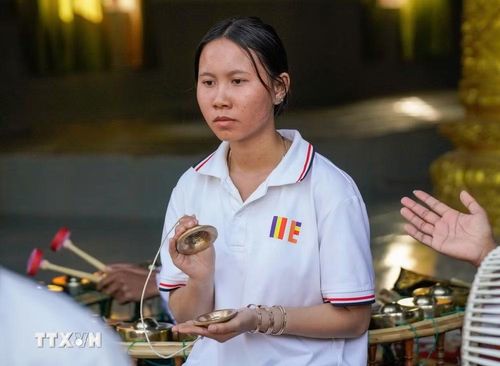 Tên gọi "Ngũ âm" xuất phát từ cấu trúc của dàn nhạc, được hợp thành bởi 5 bộ nhạc cụ làm từ 5 loại chất liệu khác nhau, tạo nên 5 âm sắc đặc trưng đại diện cho triết lý âm dương-ngũ hành. (Ảnh: Khánh Hòa/TTXVN)