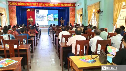 Các nội dung tuyên truyền được báo cáo viên trình bày theo hướng dễ hiểu, gắn với tình huống thực tế tại địa phương miền núi.
