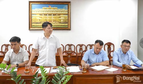 Đại diện các đơn vị báo cáo tại buổi làm việc. Ảnh: My Ny