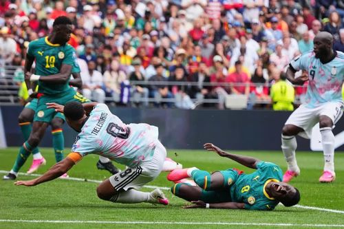 Youri Tielemans là đầu tàu cho cuộc lội ngược dòng của đội tuyển Bỉ.