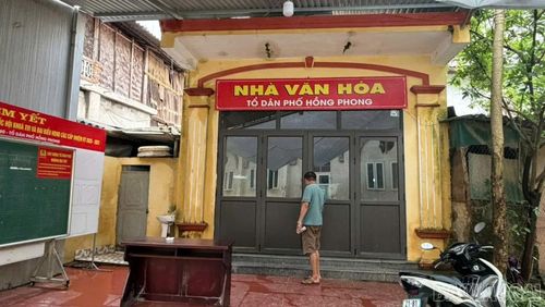 Nhà văn hóa tổ dân phố Hồng Phong, phường Yên Bái có diện tích sử dụng 78 m², không có sân, khó đáp ứng nhu cầu hội họp và tổ chức các hoạt động cộng đồng sau sắp xếp.
