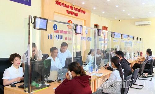 Trung tâm Phục vụ hành chính công xã Tân Sơn nỗ lực phục vụ nhu cầu của Nhân dân và doanh nghiệp.
