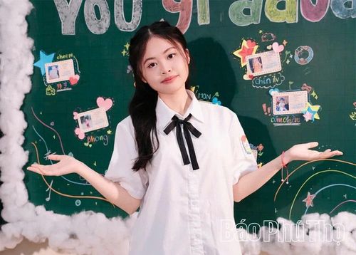 Em Trần Thu Hiền, lớp 12 chuyên Địa lý, Trường THPT Chuyên Hùng Vương - thủ khoa toàn tỉnh khối C00, á khoa toàn quốc khối C00.