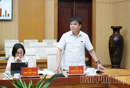 Phó Chủ nhiệm Ủy ban Kinh tế và Tài chính của Quốc hội Nguyễn Hữu Toàn phát biểu tại buổi làm việc.