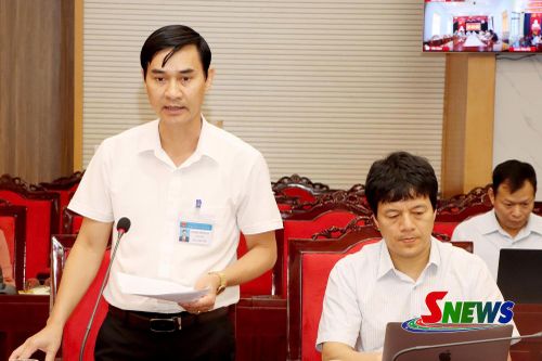 Lãnh đạo Sở Dân tộc và Tôn giáo phát biểu tại cuộc họp.