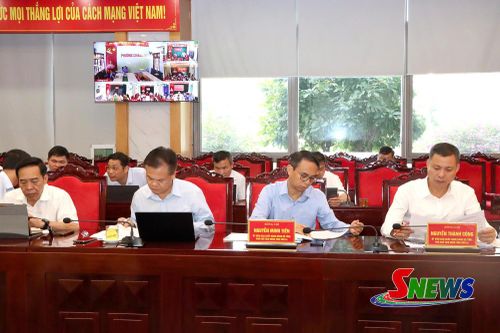 Các đại biểu dự cuộc họp.