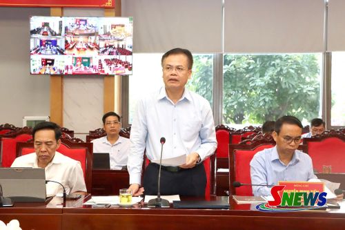 Lãnh đạo Sở Nông nghiệp và Môi trường phát biểu tại cuộc họp.