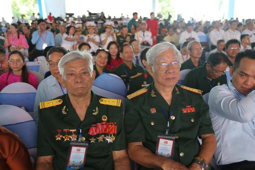 Đông đảo các đại biểu là lão thành cách mạng tham dự Lễ kỷ niệm 50 năm Ngày Thành phố Sài Gòn - Gia Định vinh dự mang tên Chủ tịch Hồ Chí Minh. 