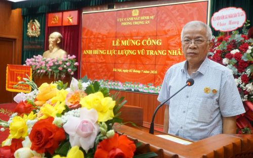 Đại diện nguyên lãnh đạo Phòng Trọng án, Thượng tá Lê Minh Giám phát biểu, bày tỏ niềm tự hào về những thành tích, chiến công mà đơn vị đã đạt được.