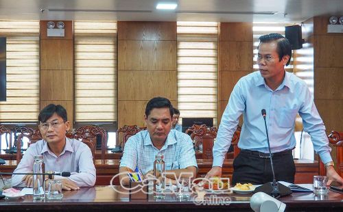  Đồng chí Dương Văn Thạnh, Hiệu trưởng Trường Chính trị tỉnh, thông tin một số kết quả nổi bật của đơn vị 6 tháng đầu năm.