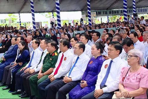 Đức Hồng y Tagle dành lời cảm ơn tới chính quyền địa phương đã hỗ trợ Thánh lễ diễn ra tốt đẹp.