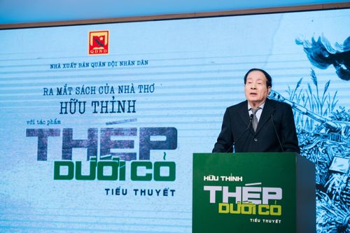 "Tôi đã dốc vào đây tất cả tình cảm của tôi sau 13 năm sống và phục vụ trong Binh chủng Tăng - Thiết giáp, và xem đây là cách để trả món nợ lớn đối với cái nôi đã nuôi dưỡng tôi trưởng thành" - Nhà thơ Hữu Thỉnh chia sẻ.
