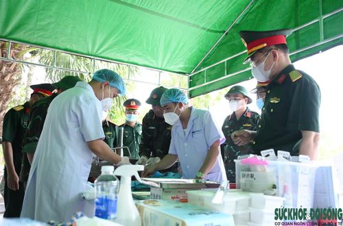 Dưới sự giám sát nghiêm ngặt của các cơ quan chuyên môn, công tác thu thập mẫu sinh phẩm được tiến hành từng bước một cách thận trọng, nhằm bảo mật tuyệt đối dữ liệu và đảm bảo cơ sở pháp lý vững chắc.
