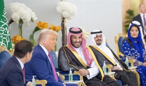 Lo ngại của Riyadh nhanh chóng trở thành hiện thực khi Iran tiến hành các đợt phóng tên lửa và máy bay không người lái nhằm vào tàu thương mại, căn cứ hải quân Mỹ và cơ sở trung chuyển dầu tại UAE.