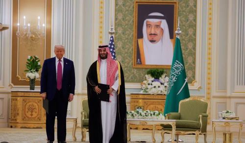 Tuy nhiên, việc Ngoại trưởng Marco Rubio vừa công du UAE, Kuwait và Bahrain nhưng không ghé Arab Saudi càng làm dấy lên những đồn đoán về khoảng cách giữa Washington và Riyadh.