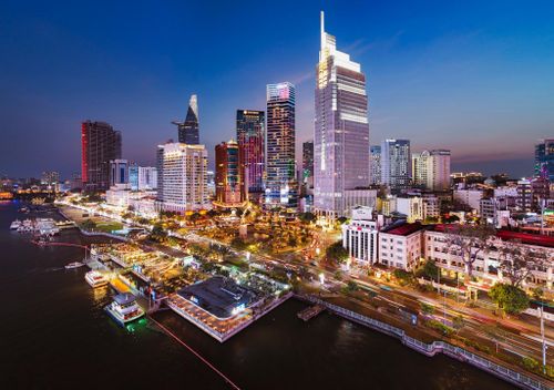  Nếu có những đổi mới đủ mạnh trong tương lai, TP.HCM hoàn toàn có thể trở thành trung tâm kinh tế có sức ảnh hưởng của khu vực. Ảnh: Quỳnh Danh. 