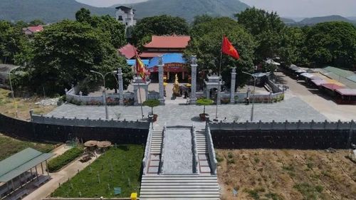 Quang cảnh đền Cô Bơ ở Thanh Hóa.