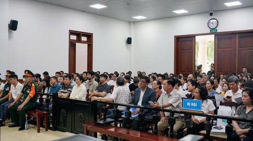 Các bị hại tại phiên tòa.