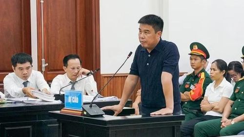 Nguyễn Văn Hậu tại phiên tòa.
