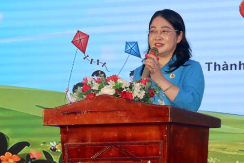  Đồng chí Nguyễn Kim Loan phát biểu tại chương trình 