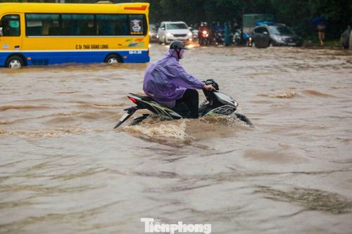 Dự báo Hà Nội có thể đón mưa vừa, mưa to do bão số 1.