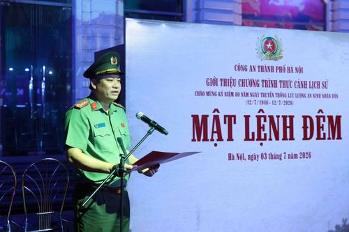 Đại tá Nguyễn Tiến Đạt - Phó Giám đốc Công an TP Hà Nội phát biểu khai mạc chương trình.
