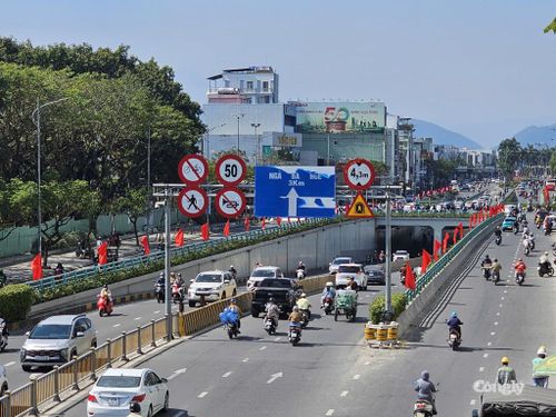 Giữ khoảng cách an toàn với phương tiện phía trước là một trong những kỹ năng quan trọng giúp người điều khiển phương tiện chủ động xử lý tình huống, hạn chế nguy cơ va chạm và tai nạn giao thông.