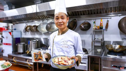 Để nâng cao tay nghề, tôi quyết định theo học bài bản ngành Kỹ thuật chế biến món ăn tại Trường Cao đẳng Nguyễn Du (Hà Tĩnh).