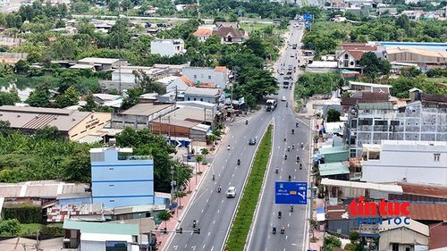 Toàn tuyến hiện còn khoảng 250m chưa thi công, tạo thành nút thắt ở cả hai đầu quốc lộ.