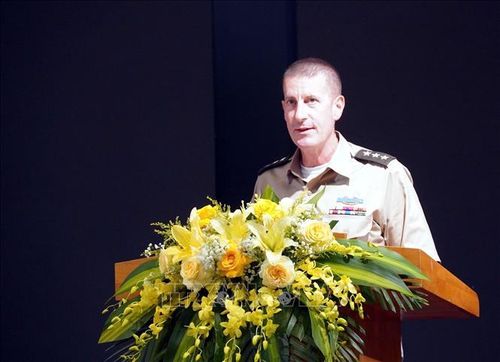 Trung tướng Joel Vowell, Phó Tư lệnh Lục quân Hoa Kỳ Thái Bình Dương phát biểu tại chương trình. Ảnh: TTXVN phát