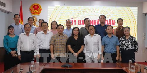 Các đại biểu chụp ảnh lưu niệm. Ảnh: Nguyễn Hằng - TTXVN