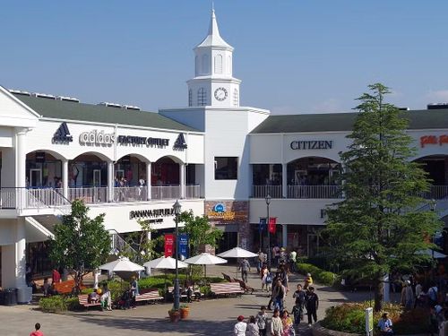 Trung tâm mua sắm outlet tại Osaka (Nhật Bản)