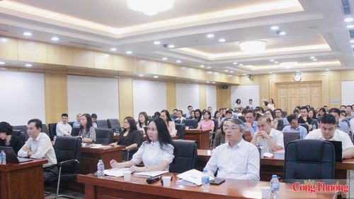 Toàn cảnh Hội nghị phổ biến Luật Thương mại điện tử số 122/2025/QH15 và Nghị định số 248/2026/NĐ-CP quy định chi tiết một số điều của Luật. Ảnh: Phương Cúc