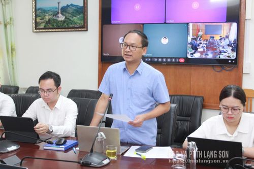 Lãnh đạo Sở Khoa học và Công nghệ phát biểu kết luận cuộc họp