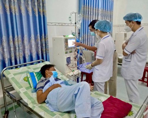 Trung tâm Y tế Quân dân y đặc khu Phú Quý triển khai chạy thận nhân tạo cho bệnh nhân kể cả thứ bảy