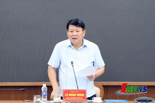 Đồng chí Phó Bí thư Thường trực Tỉnh ủy, Chủ tịch HĐND tỉnh phát biểu tại hội nghị.