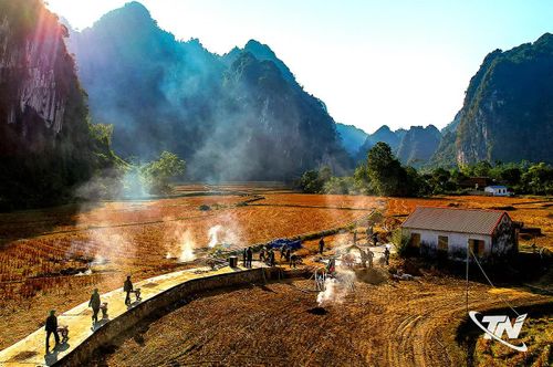 Tác phẩm "Những con đường đang mở" của nghệ sĩ nhiếp ảnh Đỗ Khánh Vân.