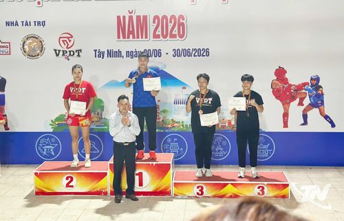 VĐV Hoàng Thị Thu giành Huy chương Vàng hạng cân 73kg tại Giải vô địch Kun Khmer các đội mạnh toàn quốc năm 2026.