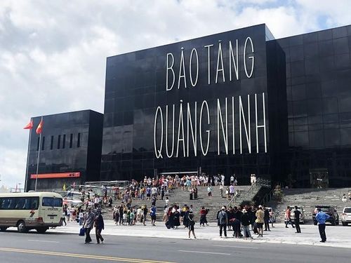 Bảo tàng Quảng Ninh là một trong những thiết chế văn hóa hiện đại, góp phần quảng bá lịch sử, văn hóa và con người vùng mỏ.