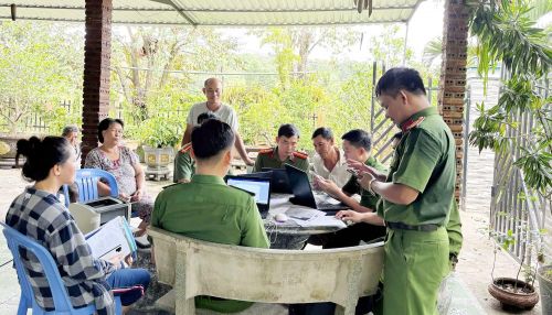 Công an các đơn vị, địa phương phối hợp cùng các sở, ngành liên quan nỗ lực thu thập, đối soát, xác thực thông tin chủ sở hữu đất đai trên địa bàn An Giang.