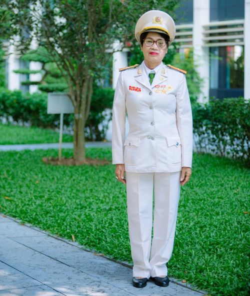 Chân dung nữ Anh hùng LLVTND Nguyễn Thị Xoa - người nữ chiến sĩ An ninh Quảng Đà kiên trung, mưu trí và giàu lòng nhân ái.