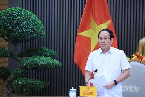 Phó Thủ tướng Lê Tiến Châu nhấn mạnh tầm quan trọng của việc rà soát VBQPPL trong bối cảnh yêu cầu phản ứng chính sách rất nhanh - Ảnh: VGP/Thu Sa