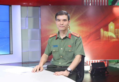 Thượng tá Dương Minh Tuyến, Phó Trưởng phòng Tham mưu, Công an thành phố Hà Nội trao đổi tại Chương trình. Ảnh: Thanh Hải