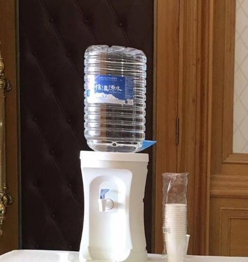 Bên cạnh những vị trí tốt, có những khu vực "cấm" mà nếu đặt bình nước vào đó sẽ gây ra xung đột năng lượng, ảnh hưởng tiêu cực đến gia vận.