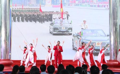 Tiết mục văn nghệ chào mừng tại sự kiện. Ảnh: TS