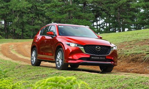  Mazda CX-5 bản 2.0L Deluxe rẻ hơn 50 triệu nhưng bị lược bỏ trang bị. Ảnh: Thaco. 